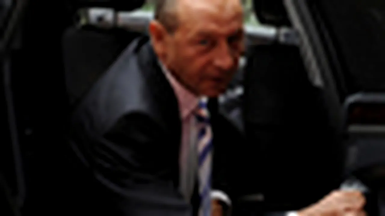Romanian President, IMF Mission Attend Talks On '09 Budget
