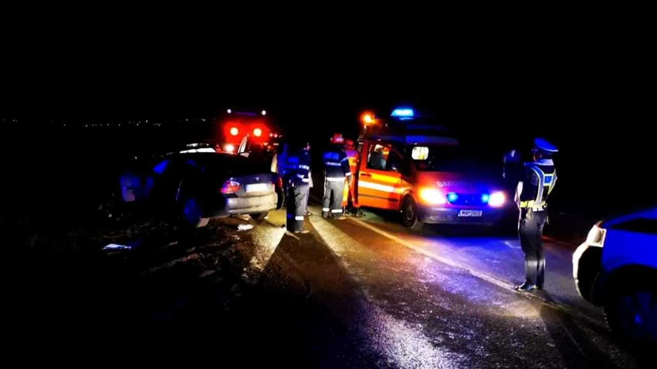 Carambol pe DN14: Patru maşini implicate într-un accident, după ce un şofer a intrat pe contrasens