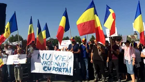 Protest ANTIVACCINARE în Bucureşti: 