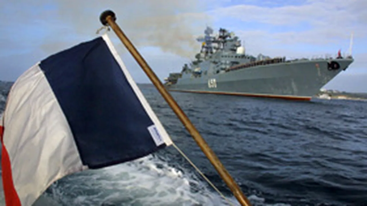 Sevastopol: O paradă militară rusă provoacă noi tensiuni între Rusia şi Ucraina