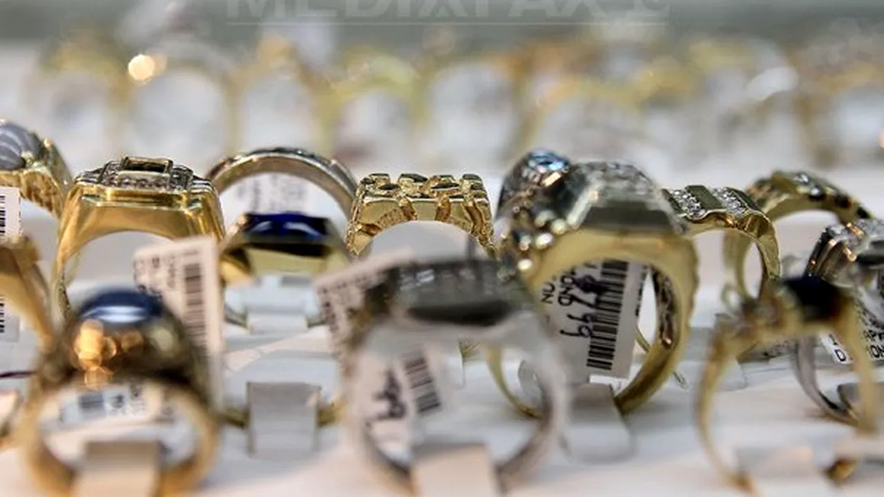 Bijuterii Cartier care au aparţinut ducelui şi ducesei de Windsor, scoase la licitaţie