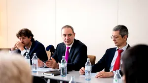 Alexandru Nazare, discuții la Viena cu investitorii: România poate aspira la îmbunătățirea ratingului de țară