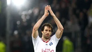 Ruud van Nistelrooy a anunţat că se retrage din fotbal