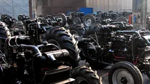 Creanţele şi utilajele vechi ale Tractorul, vândute pentru 600.000 de lei