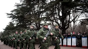 CRIZA DIN UCRAINA - Confruntări armate în Kramatorsk. Medvedev: Ţara, pe marginea RĂZBOIULUI CIVIL. Un general ameninţă: Separatiştii care nu depun armele vor fi lichidaţi. Îndemnul Statelor Unite