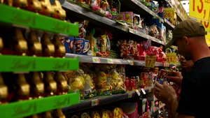 Cât vor cheltui românii pentru cumpărăturile de Paşte şi unde vor petrece sărbătorile