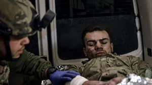 Războiul din Ucraina, ziua 414. O mină rusească a explodat la centrala nucleară din Zaporojie / Pentagonul a găsit „cârtiţa” şi a arestat-o / Polonia, „sceptică” în privinţa încercărilor franceze de a organiza discuţii între Ucraina şi Rusia
