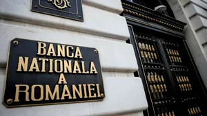 Banca Națională a României a cheltuit 2 miliarde de euro doar luni pentru a stabiliza leul