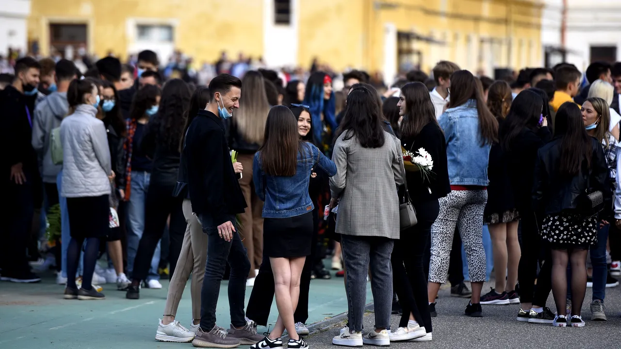 Ministerul Educaţiei: „Vom renunţa la teze doar dacă nu avem încotro”