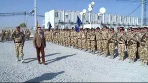 Militarii români din Afganistan, vizitaţi de o delegaţie a MApN şi de veterani răniţi - VIDEO