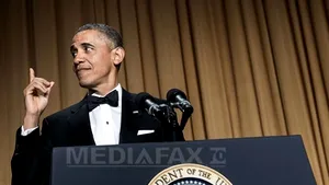 Barack Obama a glumit despre el însuşi şi despre opozanţi la cina pentru presa de la Casa Albă: 