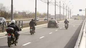 Proiect legislativ pentru sprijinirea motocicliștilor și reducerea traficului în orașe