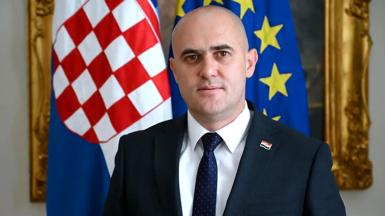Vicepremierul Croaţiei demisionează după ce a apărut un videoclip în care trage cu un pistol