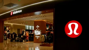 Lululemon, retailerul care produce haine sport, își deschide magazine în România. Când vor fi inaugurate primele unități