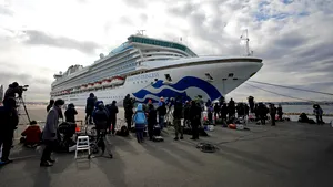 MAE anunţă că 17 români se află la bordul navei de croazieră aflată în carantină în Japonia