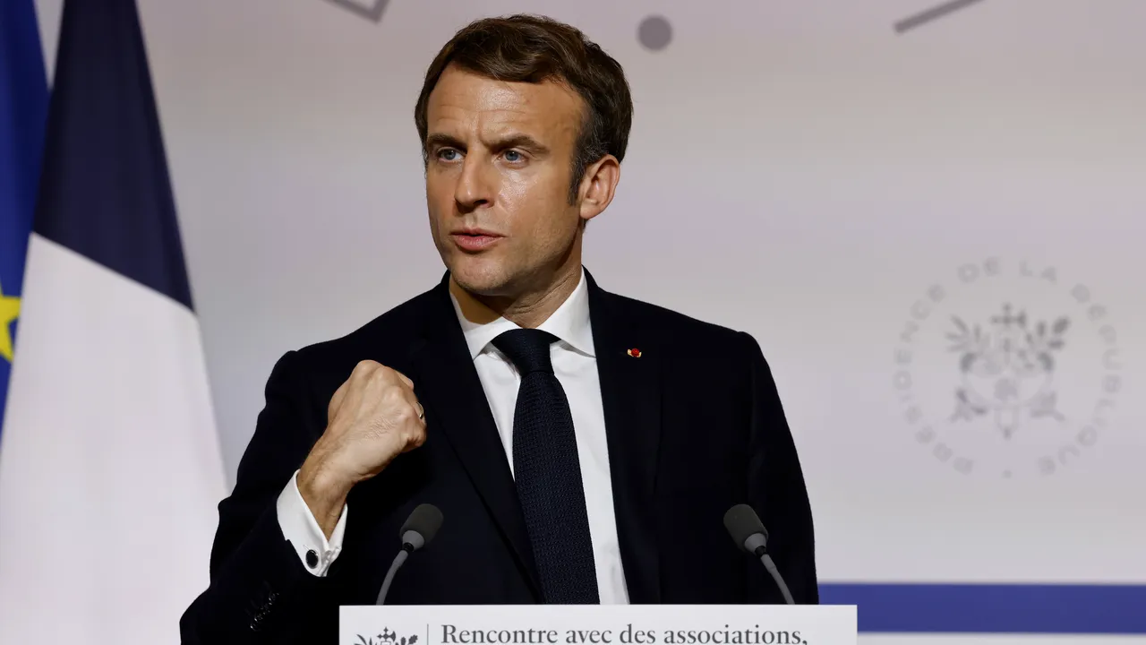 Macron: Franţa este pregătită să contribuie cu o prezenţă militară a NATO în România