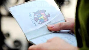 Cetăţenii moldoveni cu paşapoarte biometrice pot călători în România FĂRĂ VIZĂ, de luni