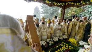 Momentul așteptat de mii de credincioși / Sf. Cuv. Arsenie de la Prislop a intrat oficial în sinaxarul ortodox românesc