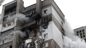 Șase morți și zeci de răniți în urma unui val de atacuri rusești cu drone și rachete în mai multe regiuni din Ucraina