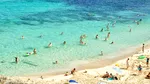Spaniolii, excluși de pe propriile plaje de valul de turiști străini