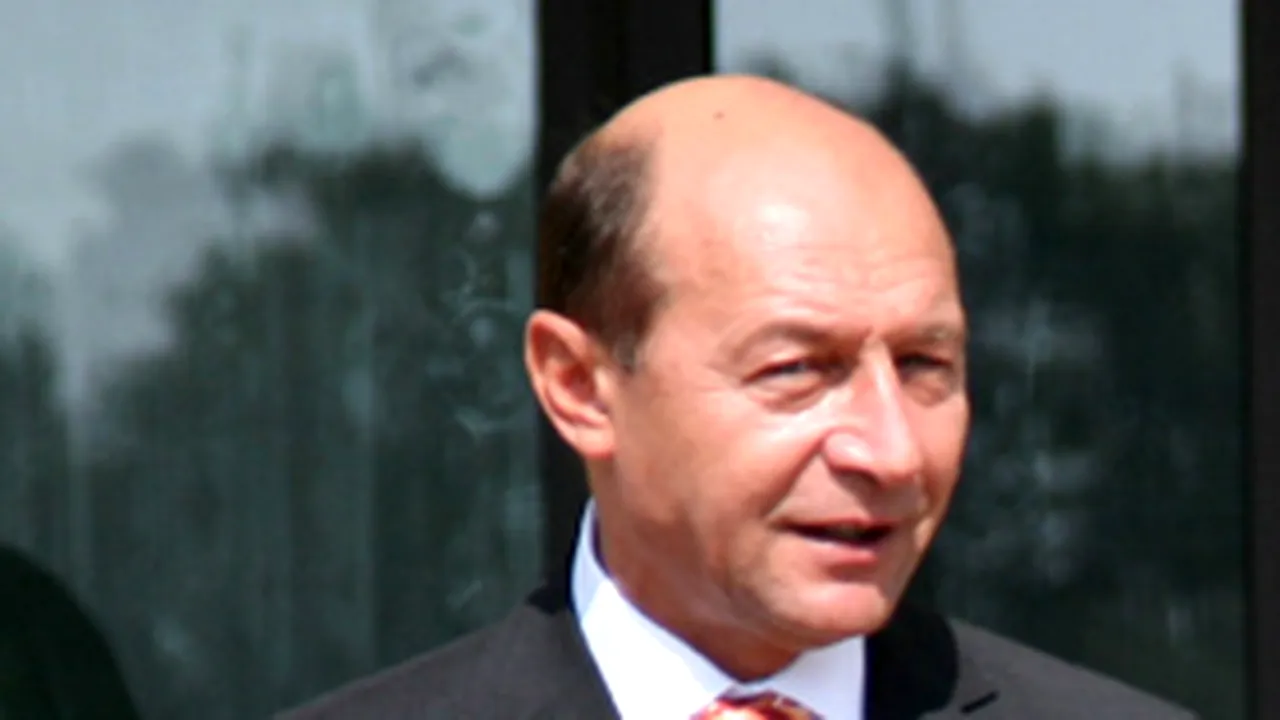 Băsescu: Urez românilor să trăiască bine, inclusiv celor din R. Moldova şi Ucraina