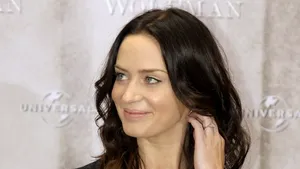 Ricky Gervais şi Emily Blunt vor juca în filmul 