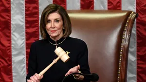 Nancy Pelosi îl somează pe Donald Trump să semneze planul de asistenţă, pentru evitarea unui blocaj instituţional 