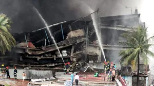 Incendiu devastator la o fabrică din Bangladesh: Cel puţin 23 de morţi. Bilanţul victimelor ar putea creşte - VIDEO