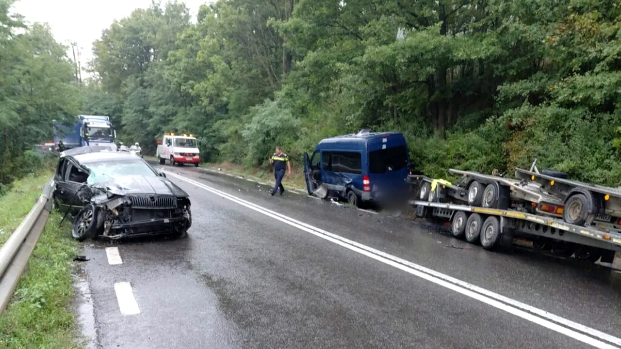 Accident rutier pe DN 1 Cluj-Napoca - Oradea: trei persoane primesc îngrijiri medicale