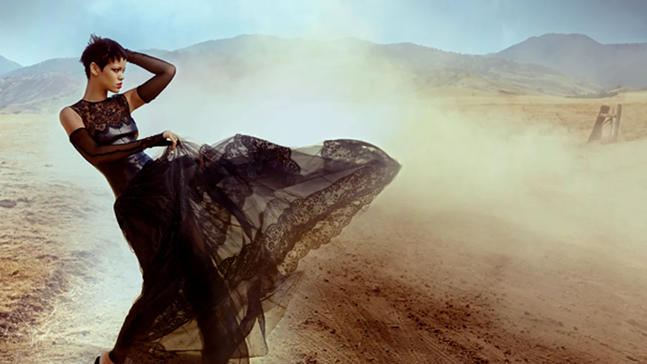 Rihanna, pictorial provocator pentru 