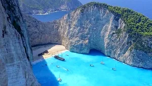 Grecia devine un magnet pentru ultra-bogații lumii. De ce aleg milionarii stilul de viață mediteraneean?