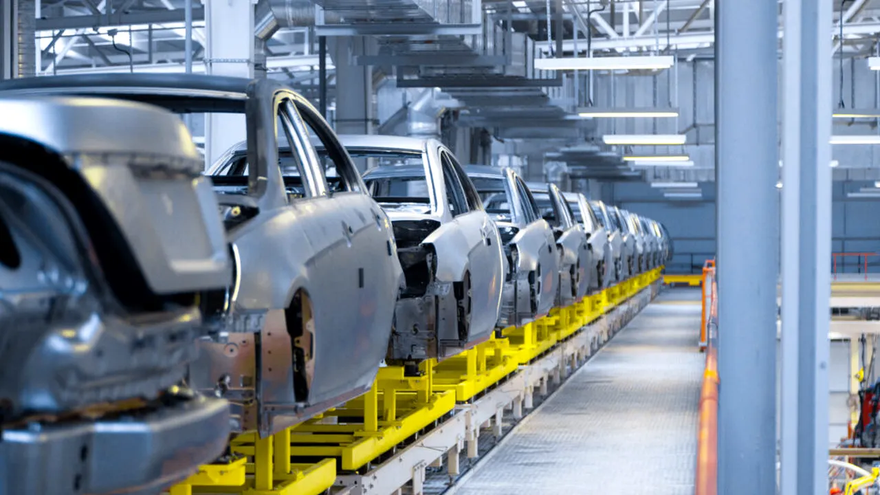 Industria auto germană se clatină. Volkswagen, BMW și Mercedes reduc mii de locuri de muncă
