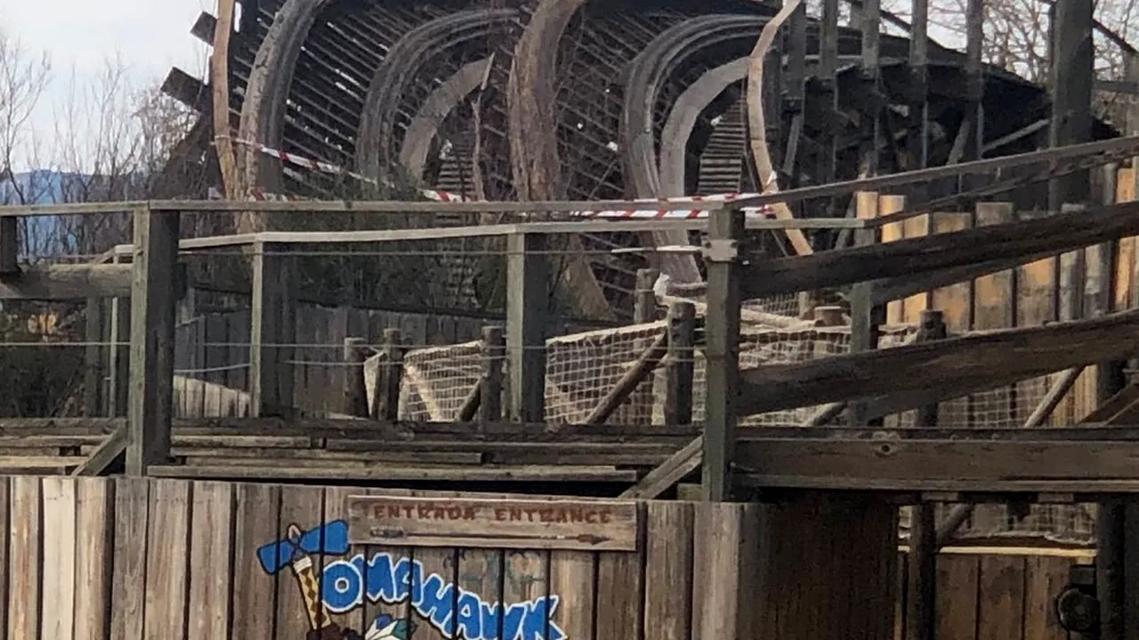 14 răniţi după ce un copac s-a prăbuşit peste un roller-coaster în Spania