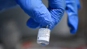 A cincea tranşă de vaccin Pfizer-BioNTech ajunge luni în România. Aproape 90.000 de doze vor fi distribuite în 7 mari oraşe din ţară