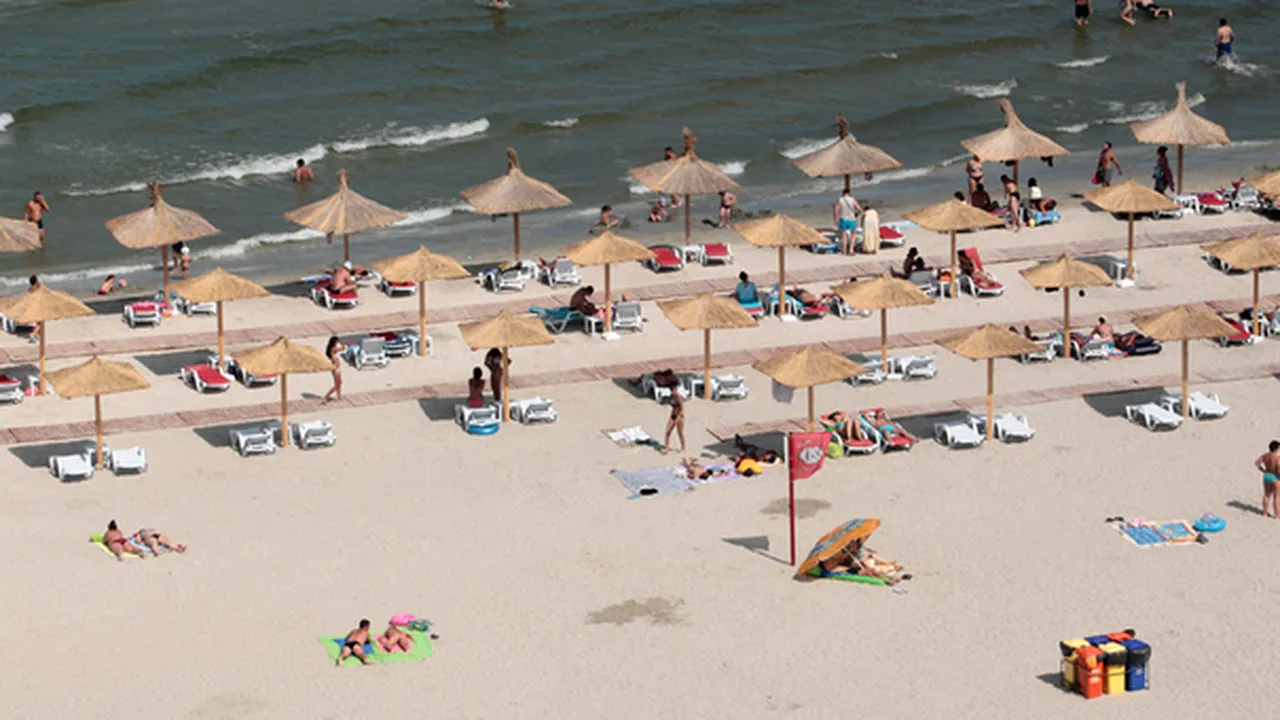 În stil japonez: O plajă din Constanţa a fost curăţată într-o singură oră | VIDEO