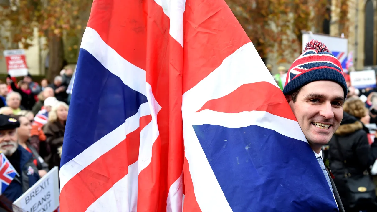 Camera Lorzilor RESPINGE planul Brexit în forma prezentată de Executivul de la Londra, cerând protejarea cetăţenilor UE/ Guvernul Theresa May, 