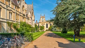 La studii în Marea Britanie: Noile proceduri, valabile începând cu 1 ianuarie 2021. Ce trebuie să ştie viitorii studenţi