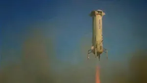  Bezos vrea să îi ia faţa lui Musk. Compania sa, Blue Origin, a testat cu succes racheta New Shepard
