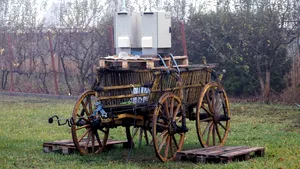 Staţie de măsurare a calităţii aerului montată pe... o căruţă. Reacţia viceprimarului: Să fie la înălţime