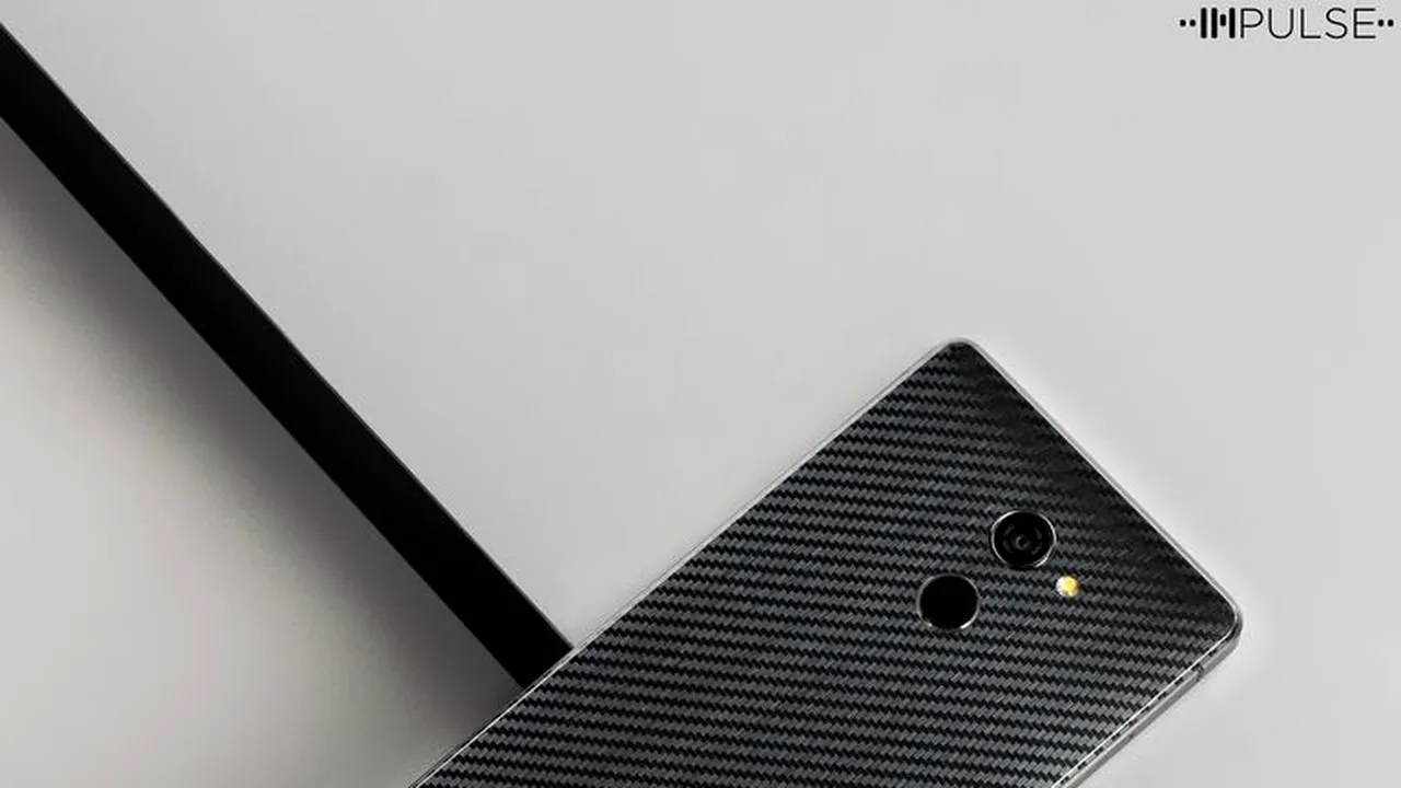 Se lansează primul smartphone românesc pentru pasionaţii de jocuri şi fotografii. Ce preţ are dispozitivul
