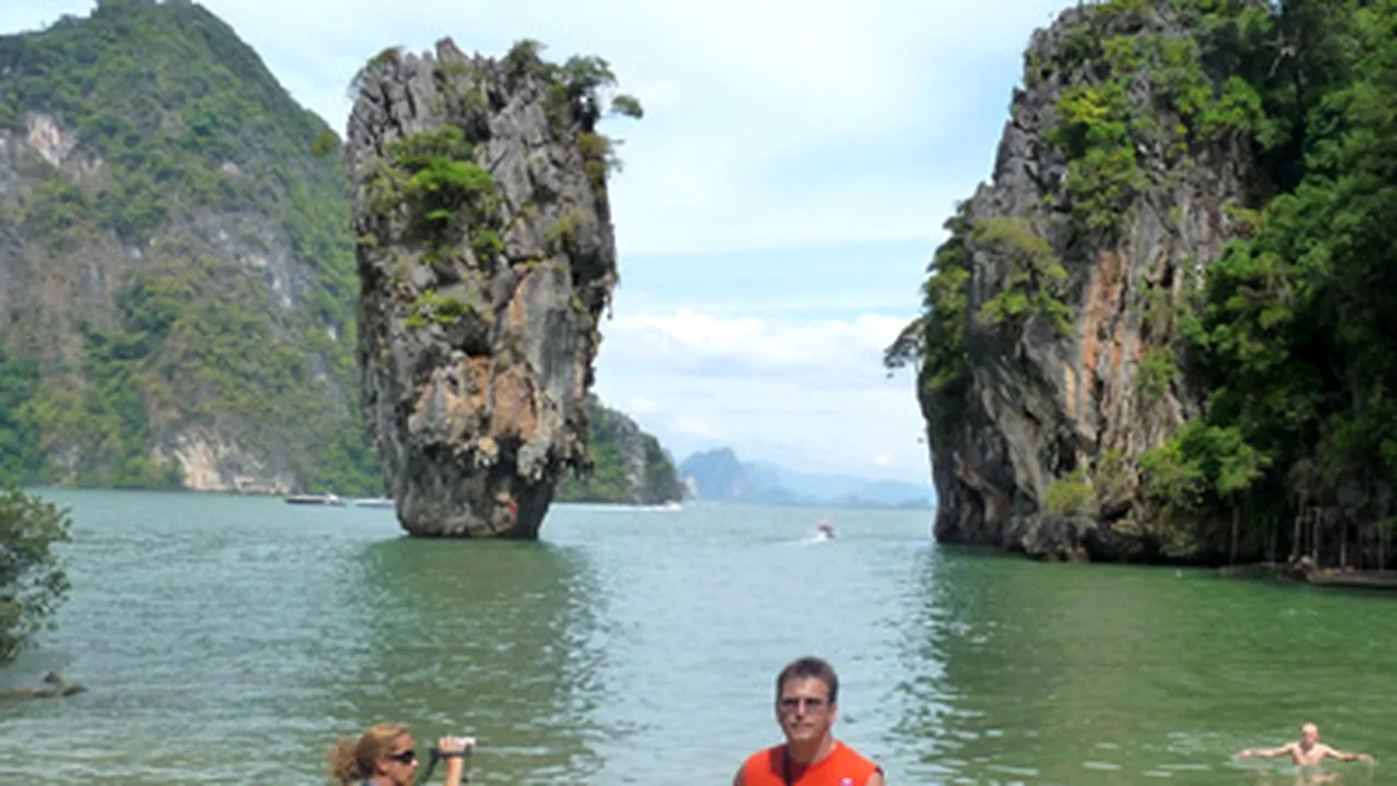 Ioan Isaiu, în vacanţă la Singapore, Thailanda şi Malaysia