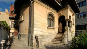 Agenţii imobiliari se reorientează spre casele de lux, singurele care nu se cumpără pe credit