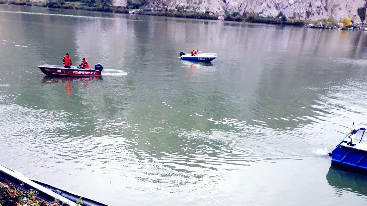 Trupul fetiţei de 3 ani din maşina căzută în Dunăre, GĂSIT de nişte pescari. Unde se afla acesta