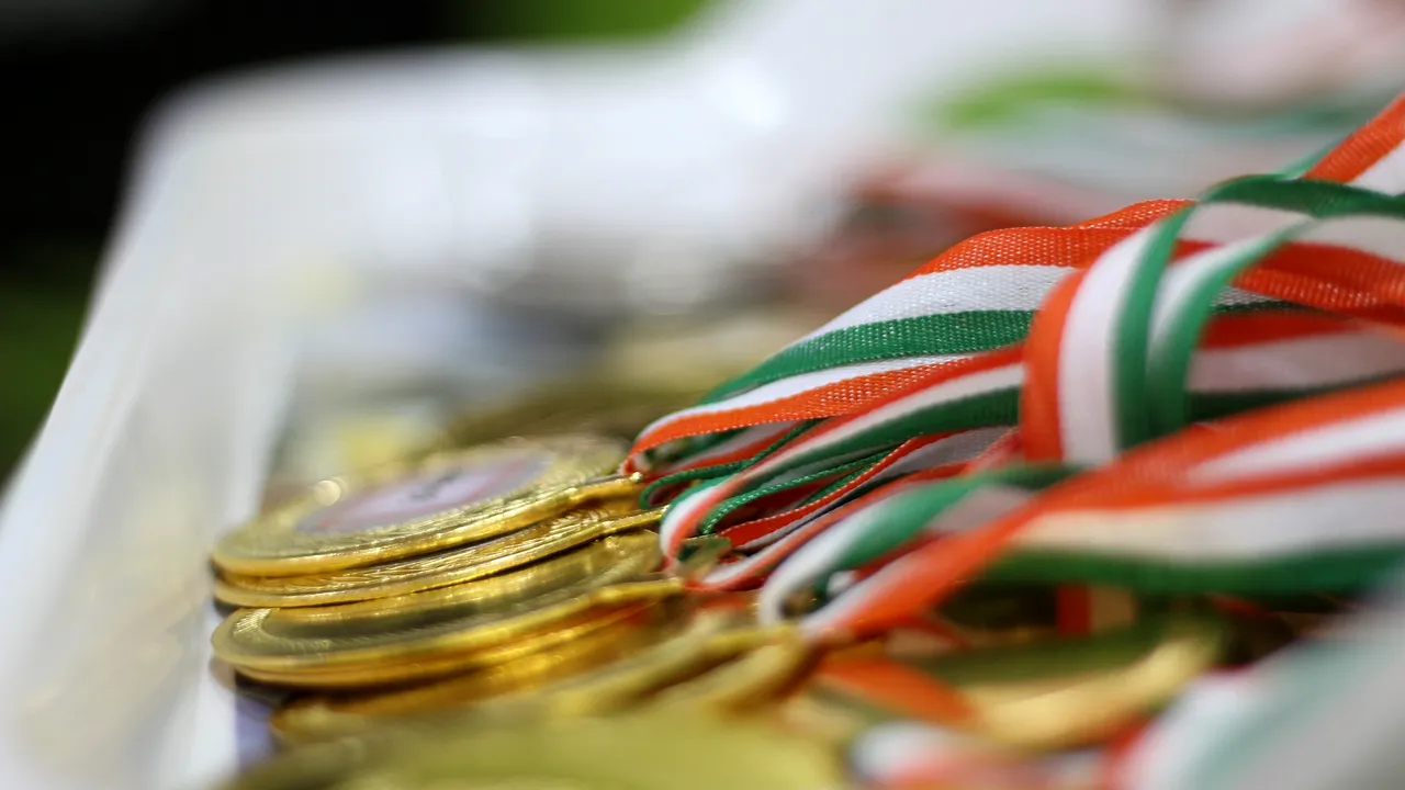 Elevii români au obţinut şase medalii de aur şi de argint la Olimpiada Internaţională de Ştiinţe