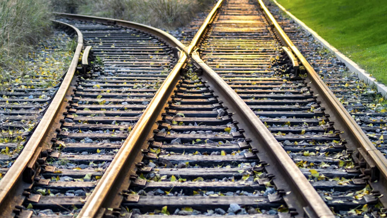 Două trenuri de mare viteză au deraiat în Spania. Cel puțin două persoane au murit