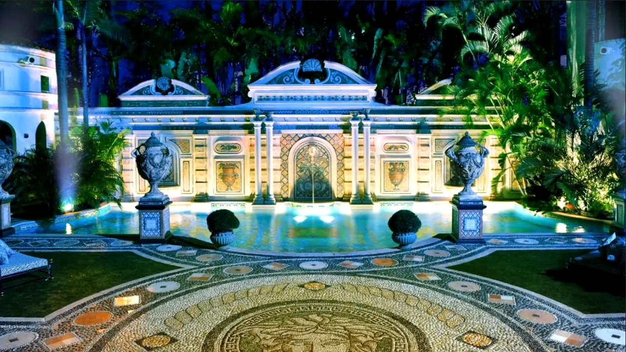 La 24 de ani după asasinarea lui Gianni Versace, vila de lux din Miami Beach devine scena unor noi morţi suspecte