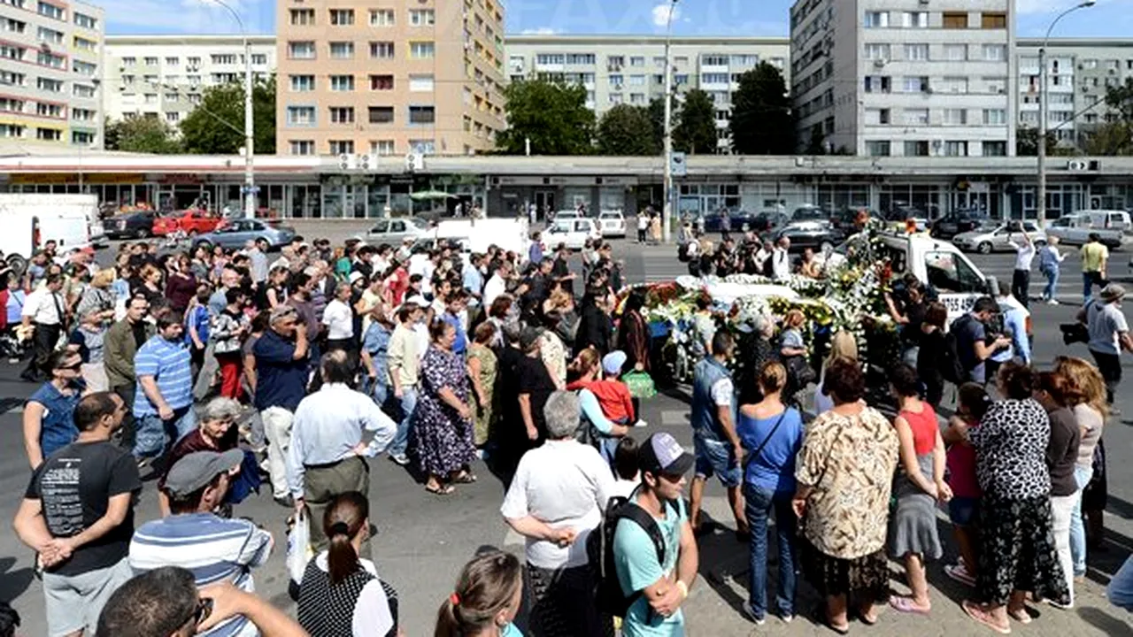 REPORTAJ: Moartea lui Ionuţ lasă în urmă durere şi revoltă faţă de o problemă cotidiană