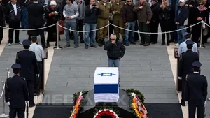 Mii de oameni au venit la Knesset pentru a-i aduce un ultim omagiu lui Ariel Sharon - FOTO