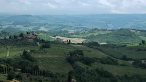 I-au stricat vacanța în Toscana. Un turist străin a fost denunțat autorităților italiene pentru crime de război