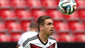 Low spune că Lahm este un model şi un jucător de clasă mondială